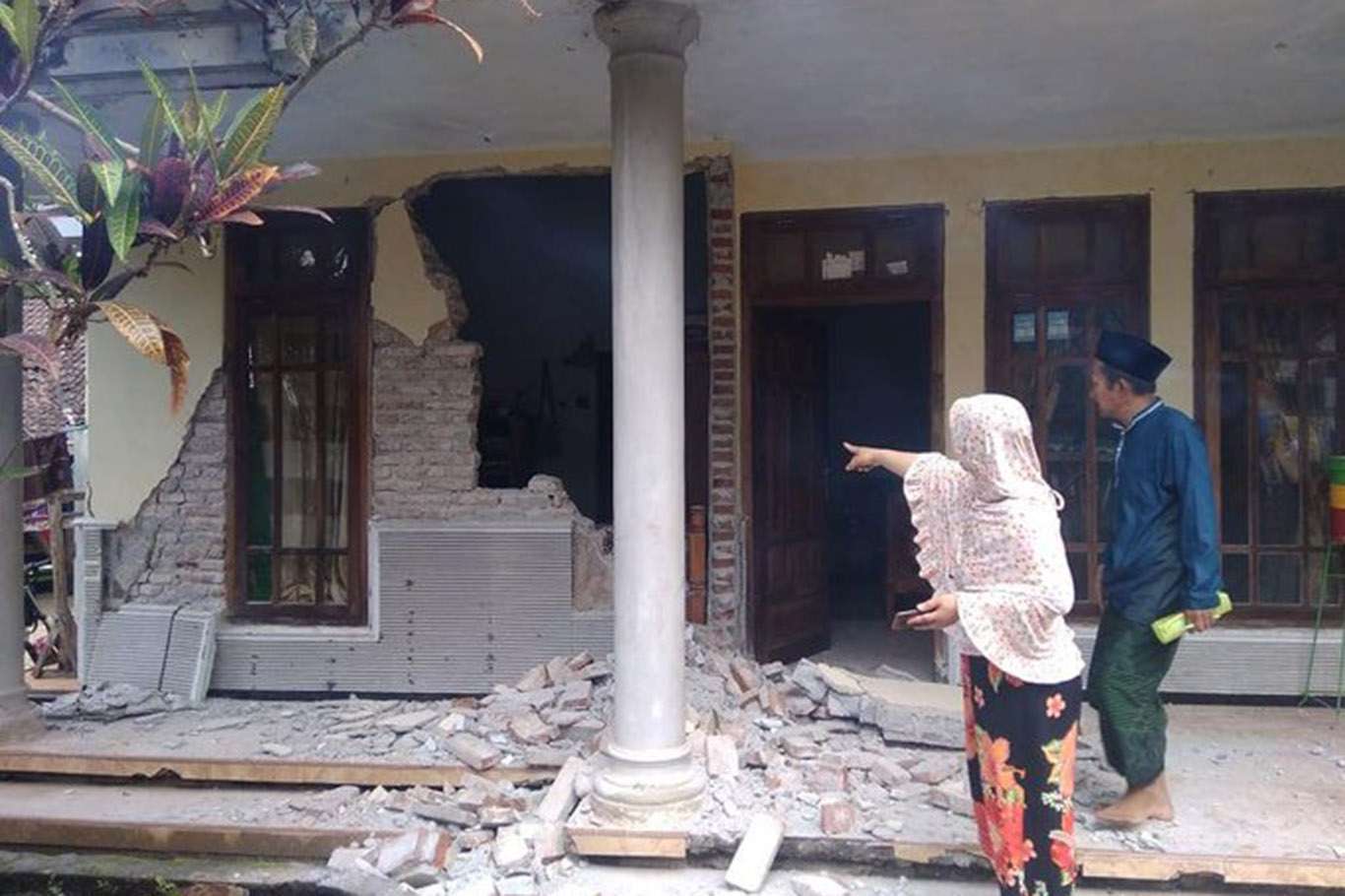 Death toll from Indonesia earthquake rises to 8